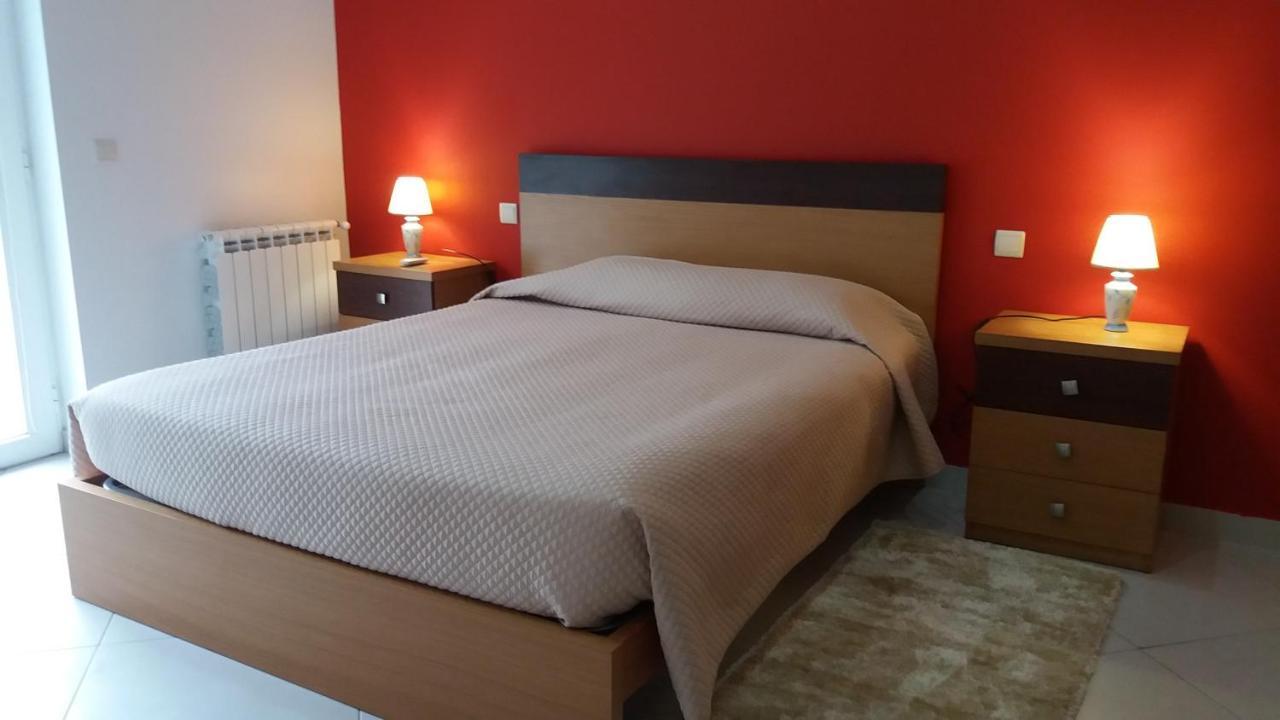 Funileiro, Apartamentos E Quartos อามาเรส ภายนอก รูปภาพ