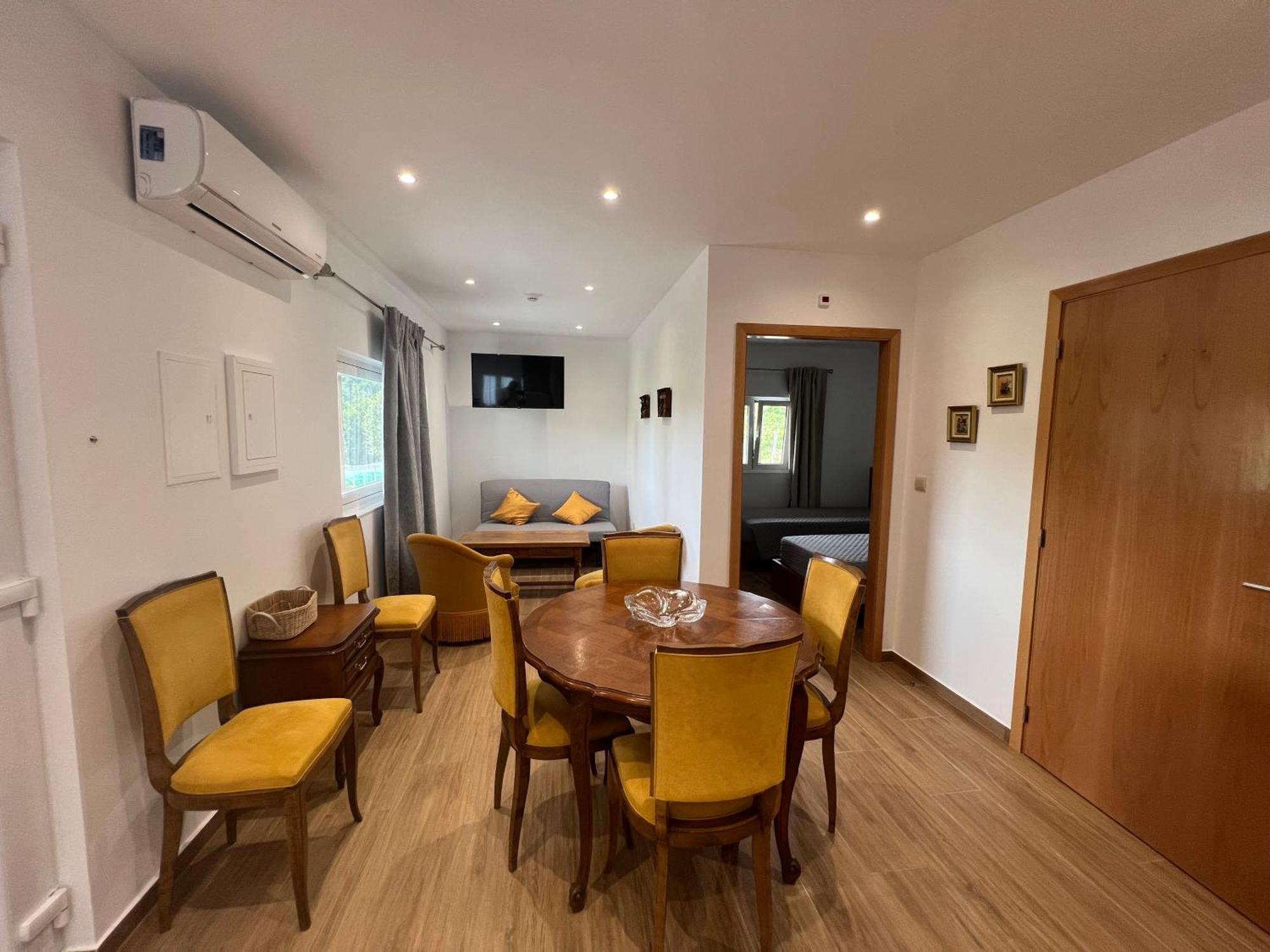 Funileiro, Apartamentos E Quartos อามาเรส ภายนอก รูปภาพ