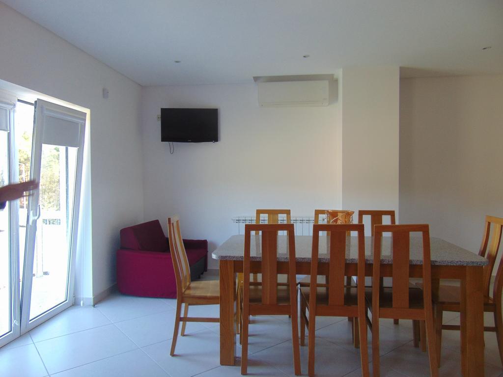 Funileiro, Apartamentos E Quartos อามาเรส ภายนอก รูปภาพ