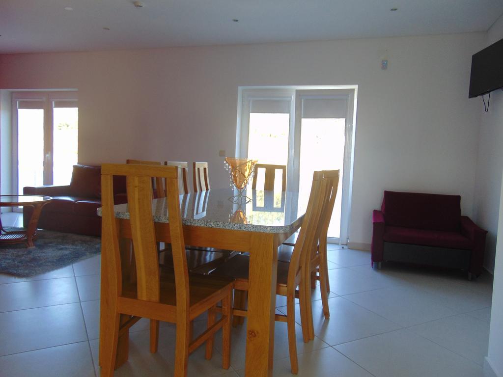Funileiro, Apartamentos E Quartos อามาเรส ภายนอก รูปภาพ